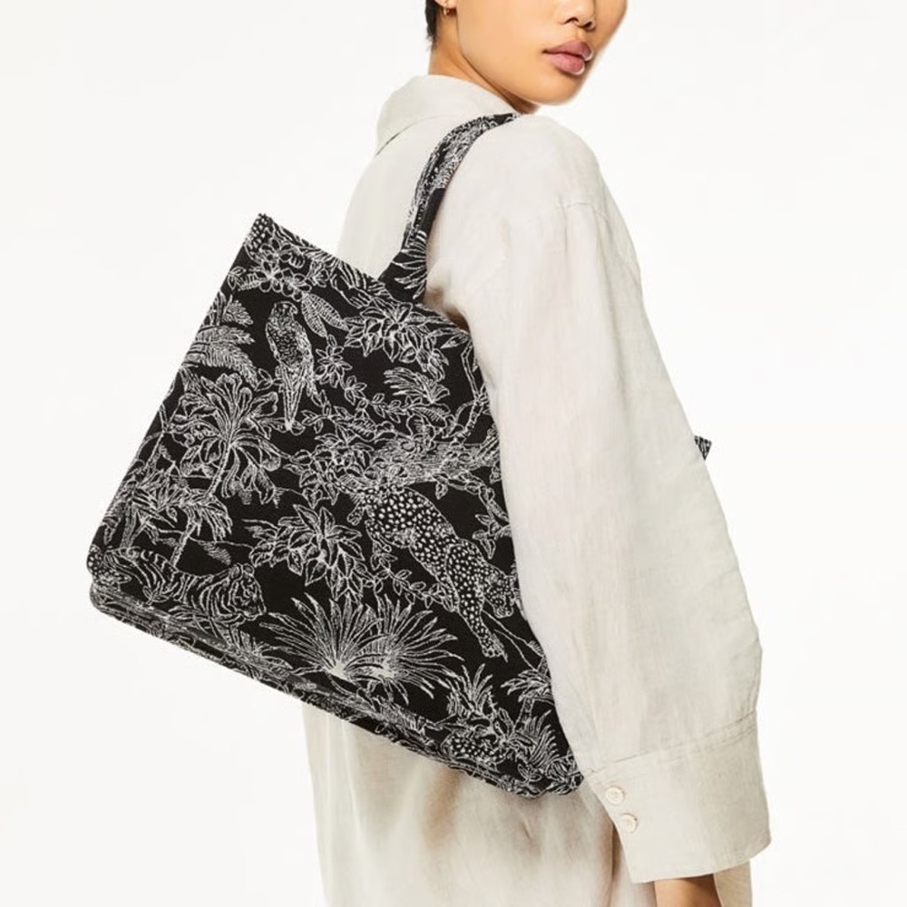 HM Book Tote
